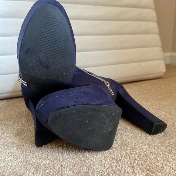 Sole Society, man-made suede, deep blue, high heeled boots in size 8 - Picture 6 of 6